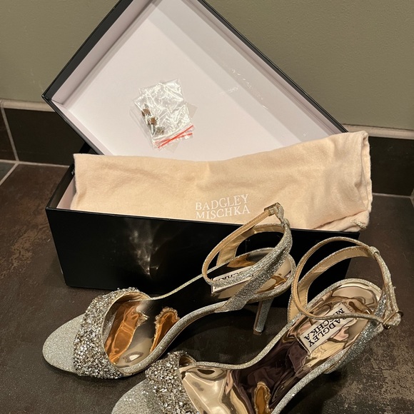 Badgley Mischka Jen NWT Size 9 - Picture 3 of 14